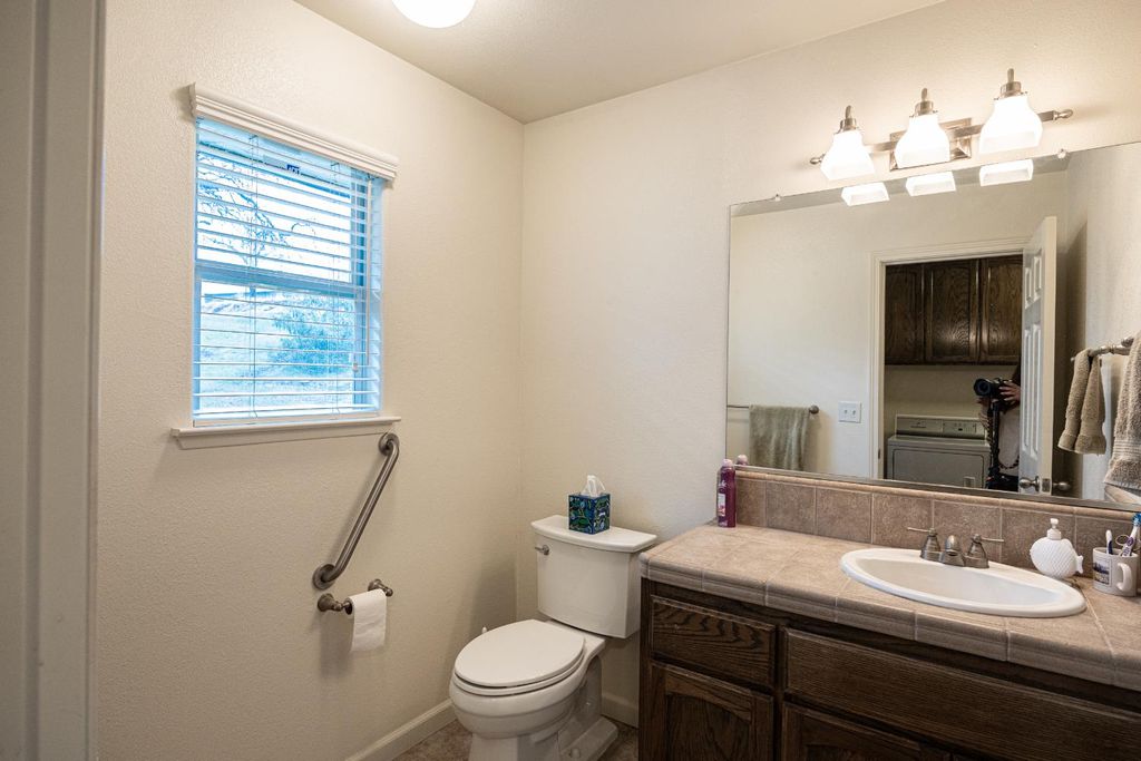 Image 34 of property listing at 41766 John Muir Drive, Coarsegold, CA 93614