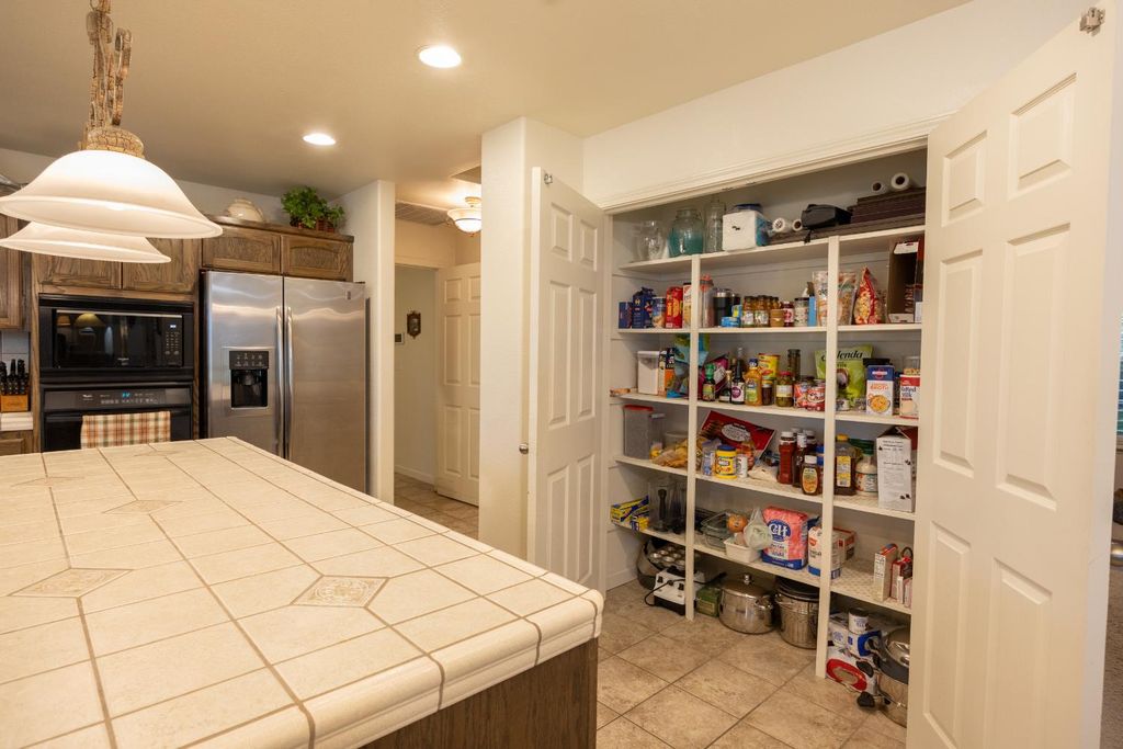 Image 35 of property listing at 41766 John Muir Drive, Coarsegold, CA 93614