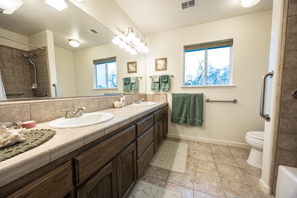 Image 42 of property listing at 41766 John Muir Drive, Coarsegold, CA 93614