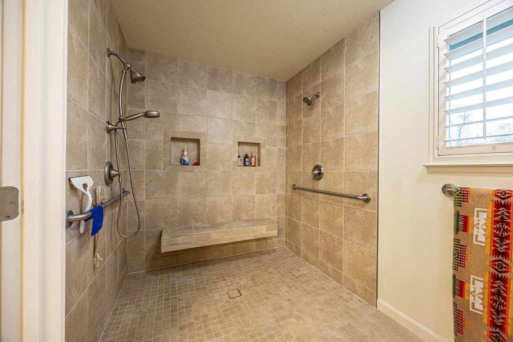 Image 50 of property listing at 41766 John Muir Drive, Coarsegold, CA 93614