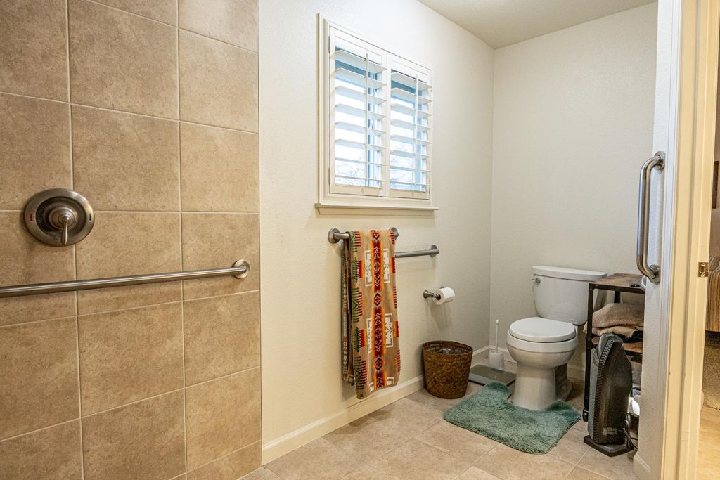 Image 51 of property listing at 41766 John Muir Drive, Coarsegold, CA 93614