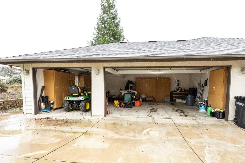 Image 65 of property listing at 41766 John Muir Drive, Coarsegold, CA 93614