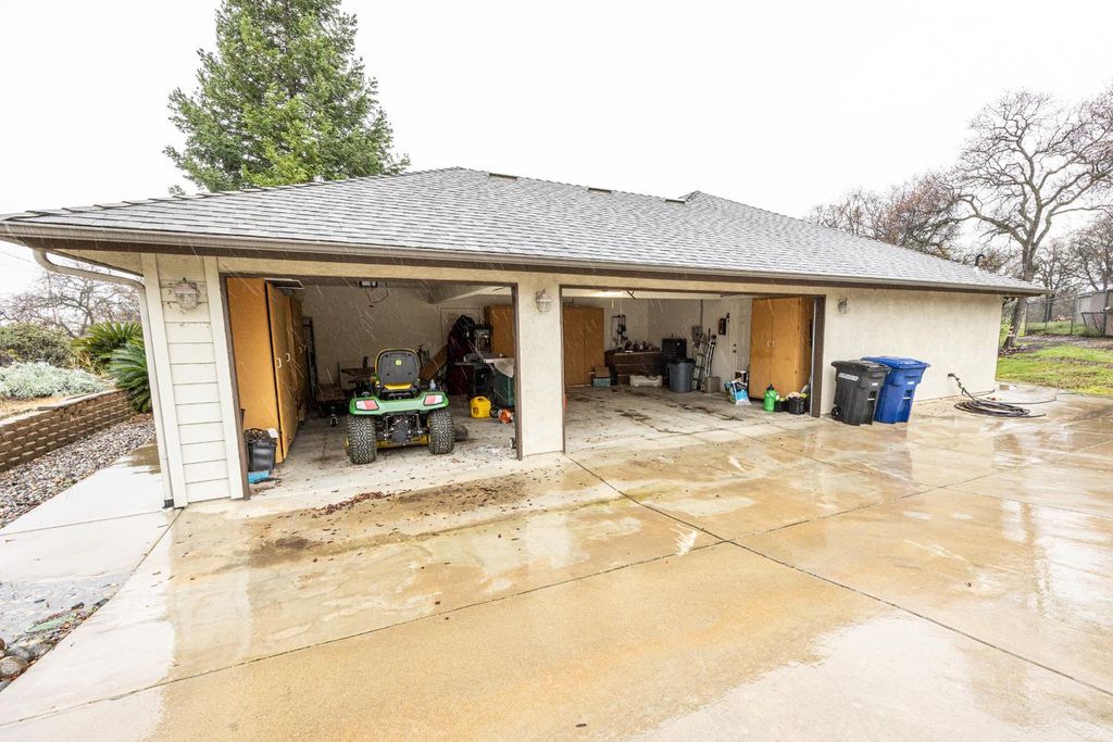 Image 66 of property listing at 41766 John Muir Drive, Coarsegold, CA 93614