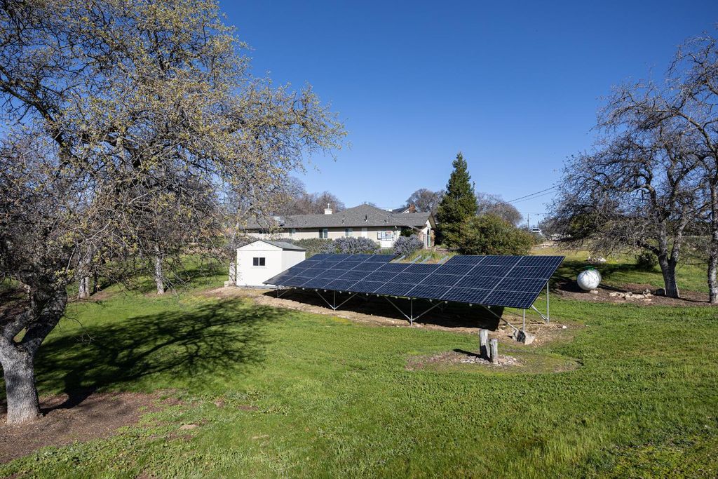 Image 68 of property listing at 41766 John Muir Drive, Coarsegold, CA 93614