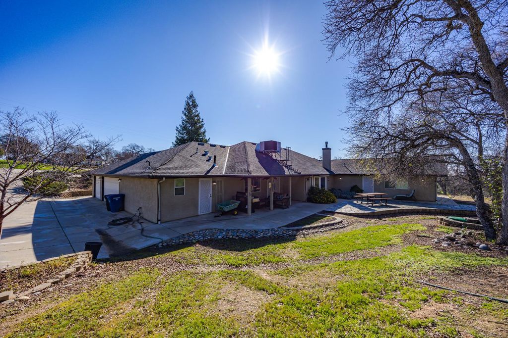 Image 72 of property listing at 41766 John Muir Drive, Coarsegold, CA 93614