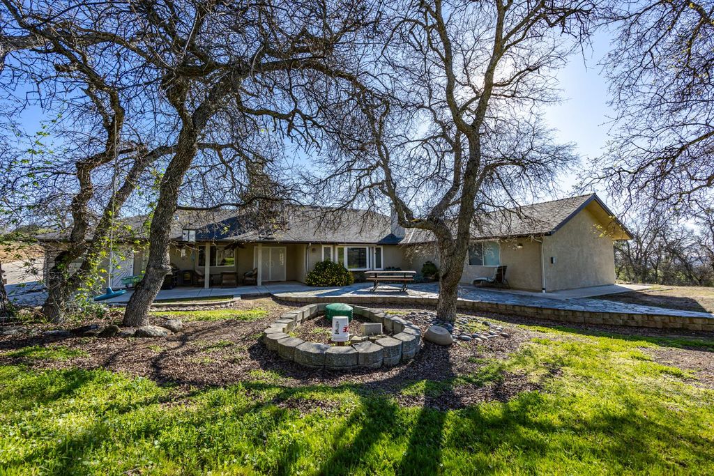 Image 74 of property listing at 41766 John Muir Drive, Coarsegold, CA 93614