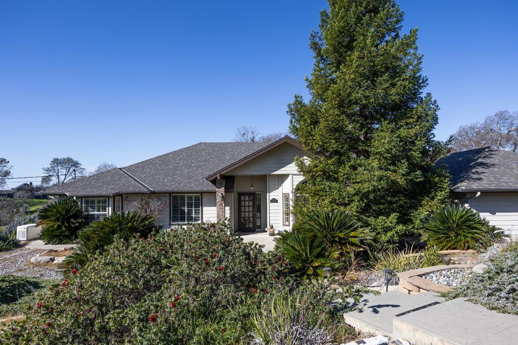Image 84 of property listing at 41766 John Muir Drive, Coarsegold, CA 93614