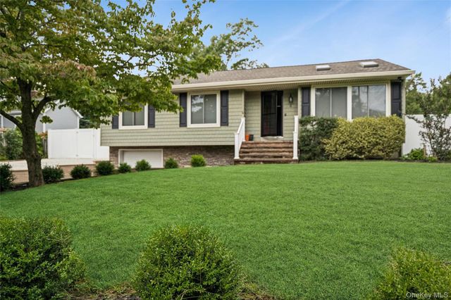 6 Rosewood Road, Rocky Point, NY 11778