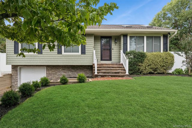 6 Rosewood Road, Rocky Point, NY 11778