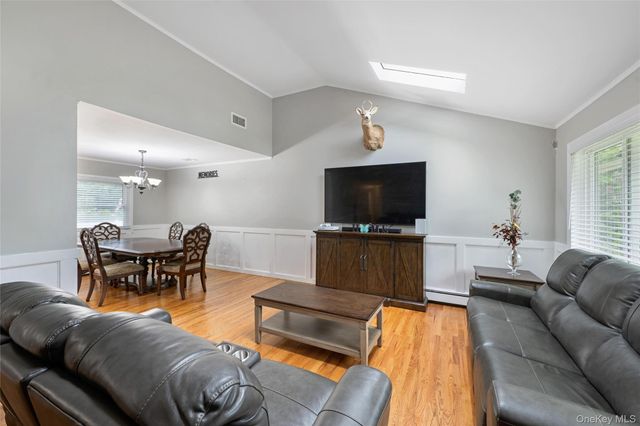 6 Rosewood Road, Rocky Point, NY 11778