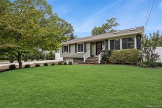 6 Rosewood Road, Rocky Point, NY 11778