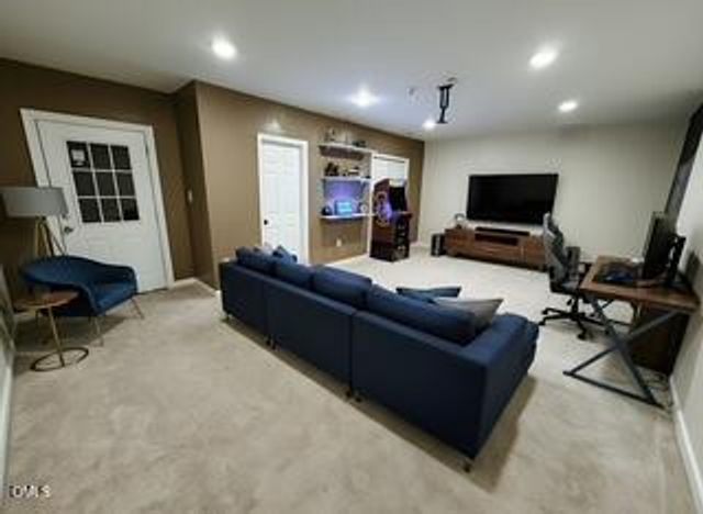 112 Rock Pointe Lane, Cary, NC 27513