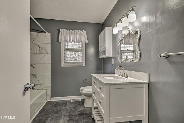 1003 Shamrock Drive, Jonesborough, TN 37659