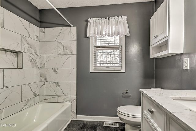 1003 Shamrock Drive, Jonesborough, TN 37659