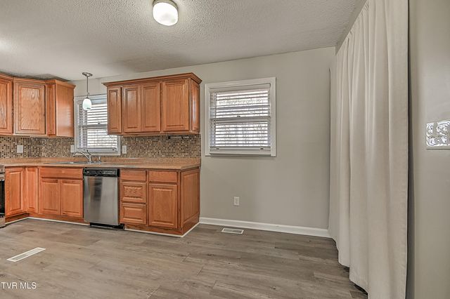 1003 Shamrock Drive, Jonesborough, TN 37659