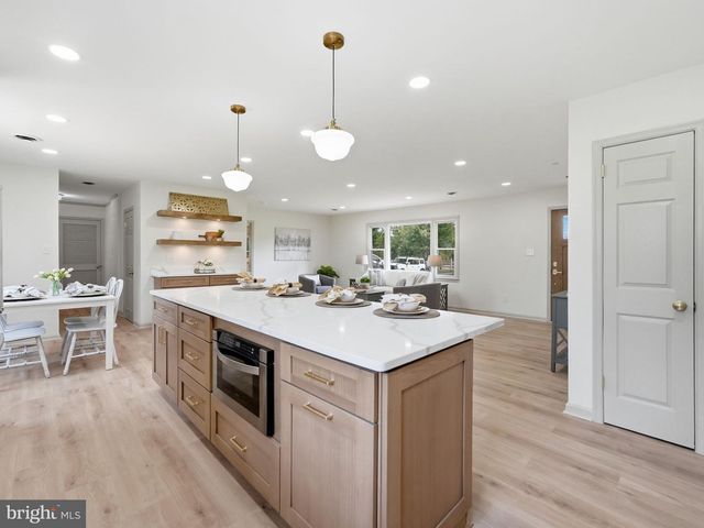 14007 FITZWATER DR, Nokesville, VA 20181
