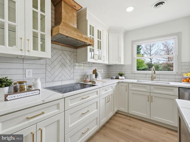 14007 FITZWATER DR, Nokesville, VA 20181