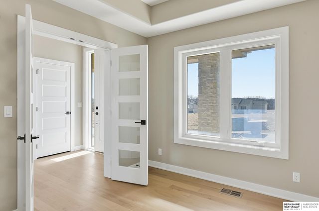 20152 T Street, Omaha, NE 68135