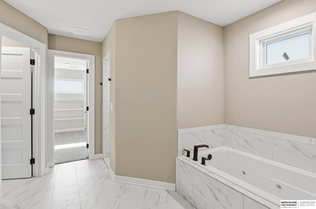 20152 T Street, Omaha, NE 68135