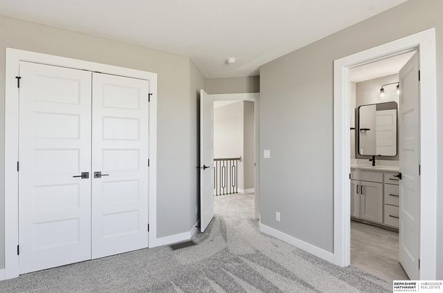 20152 T Street, Omaha, NE 68135