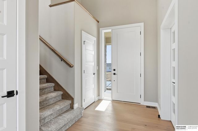 20152 T Street, Omaha, NE 68135