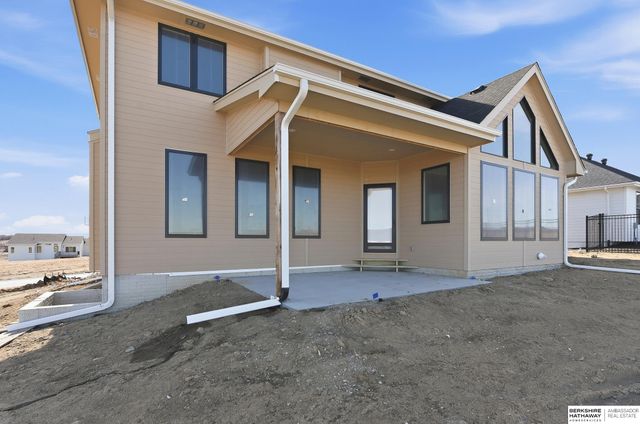 20152 T Street, Omaha, NE 68135