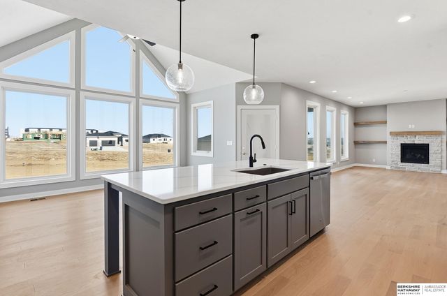 20152 T Street, Omaha, NE 68135