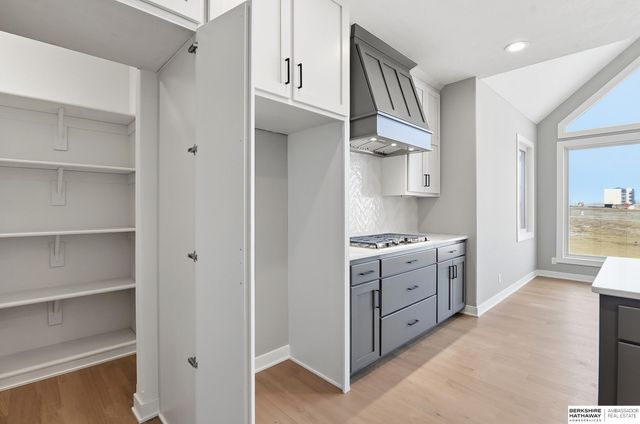 20152 T Street, Omaha, NE 68135