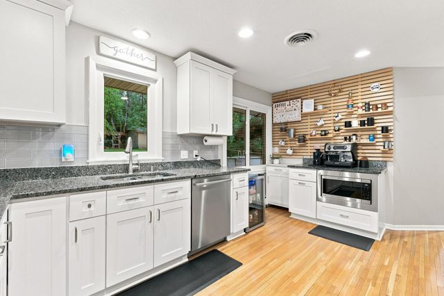 3600 Sunrise Drive E, Minnetonka, MN 55345