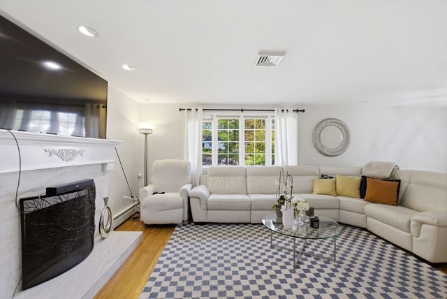 18 Harding St, Milford, MA 01757