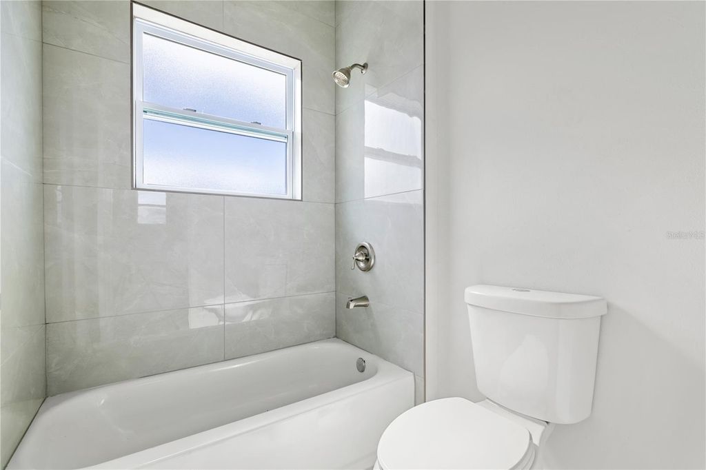 Image 12 of property listing at 6079 SW 150TH LANE, Ocala, FL 34473