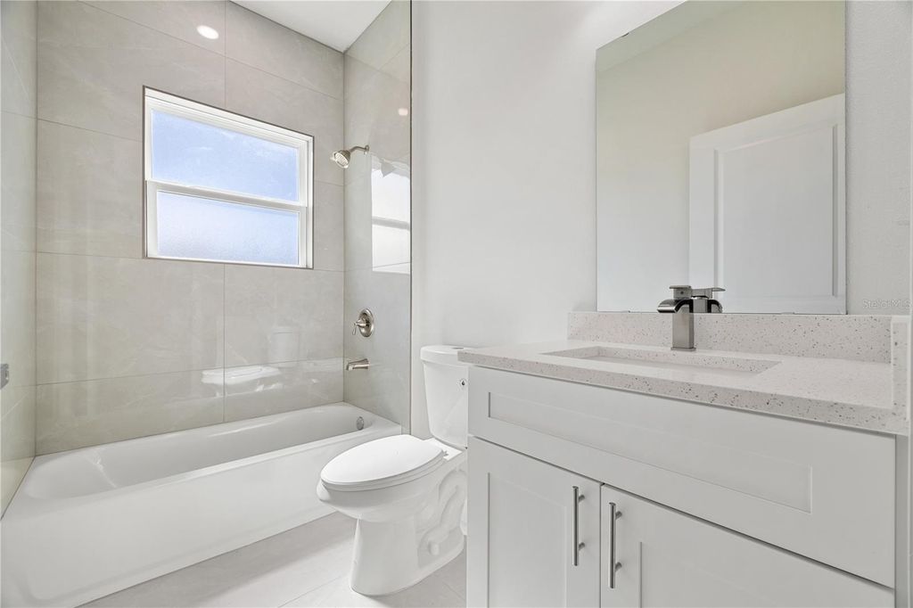 Image 8 of property listing at 6079 SW 150TH LANE, Ocala, FL 34473