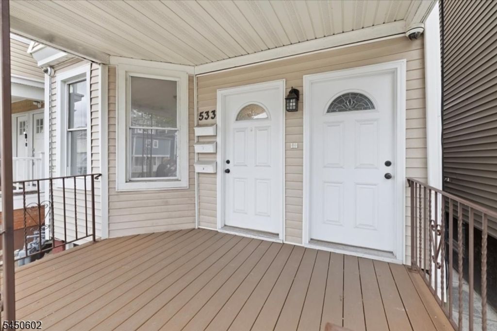 533 S Clinton St, East Orange City, NJ 07018 — photo 2