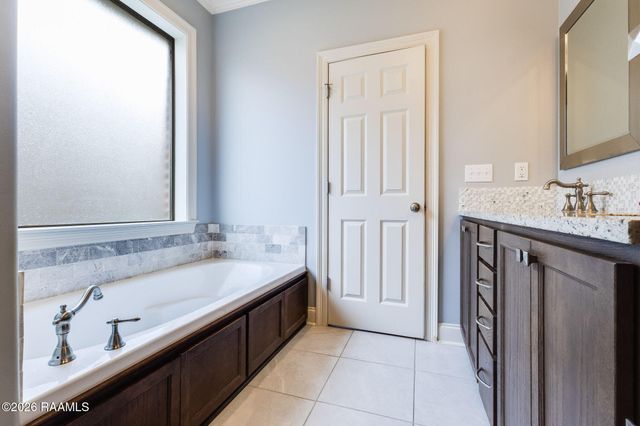 128 Rue Village Road, Maurice, LA 70555