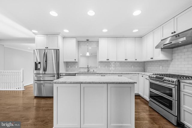 8 WYOMING CT, Bethesda, MD 20816