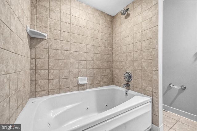 8 WYOMING CT, Bethesda, MD 20816