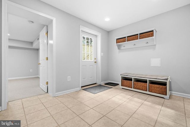 8 WYOMING CT, Bethesda, MD 20816