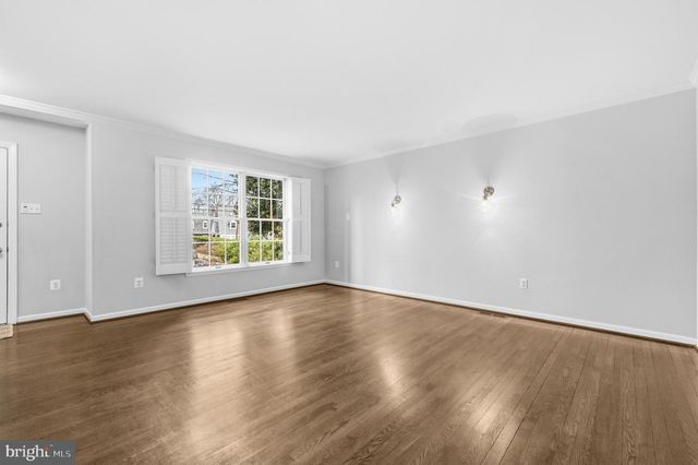 8 WYOMING CT, Bethesda, MD 20816