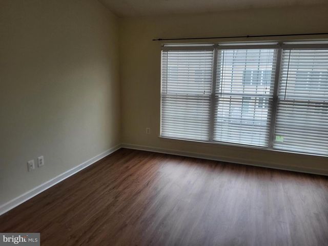 42604 PINE FOREST DR, Chantilly, VA 20152