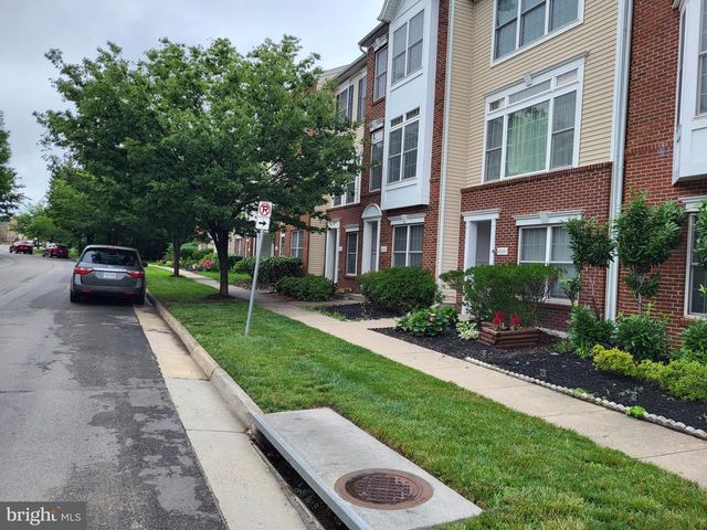 42604 PINE FOREST DR, Chantilly, VA 20152