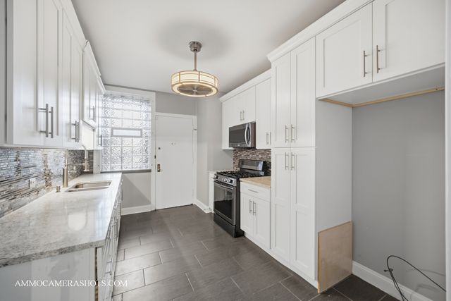6807 S Paxton Avenue 1, Chicago, IL 60649