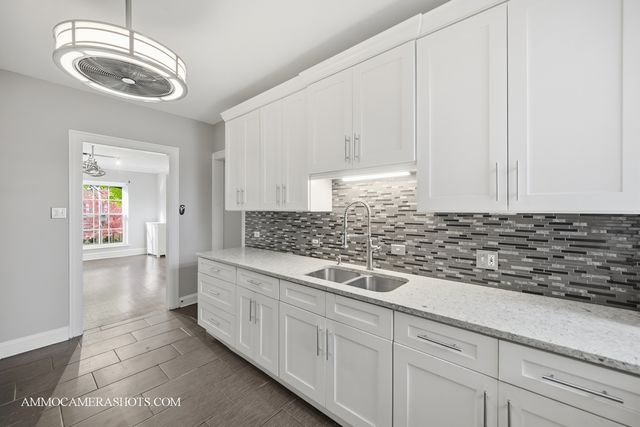6807 S Paxton Avenue 1, Chicago, IL 60649
