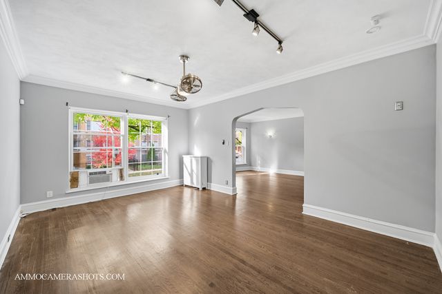 6807 S Paxton Avenue 1, Chicago, IL 60649