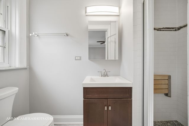 6807 S Paxton Avenue 1, Chicago, IL 60649
