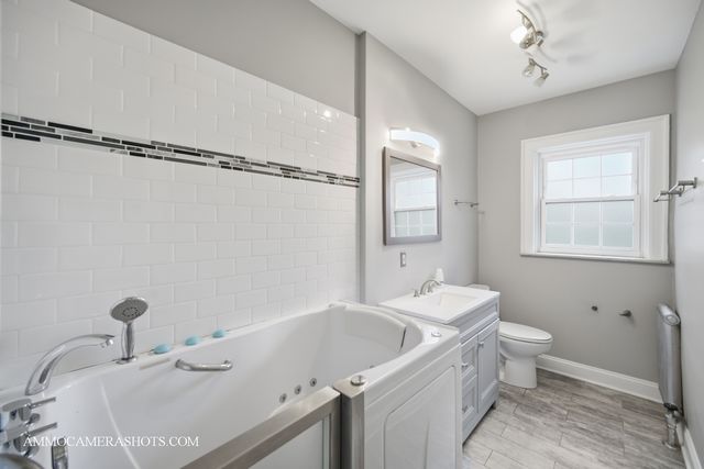 6807 S Paxton Avenue 1, Chicago, IL 60649