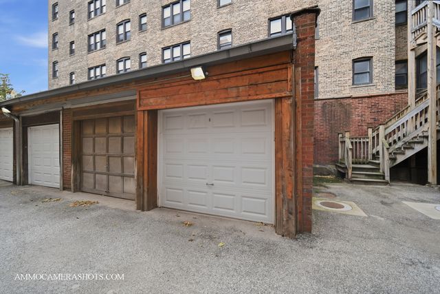 6807 S Paxton Avenue 1, Chicago, IL 60649