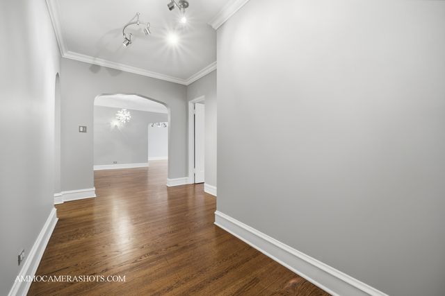 6807 S Paxton Avenue 1, Chicago, IL 60649
