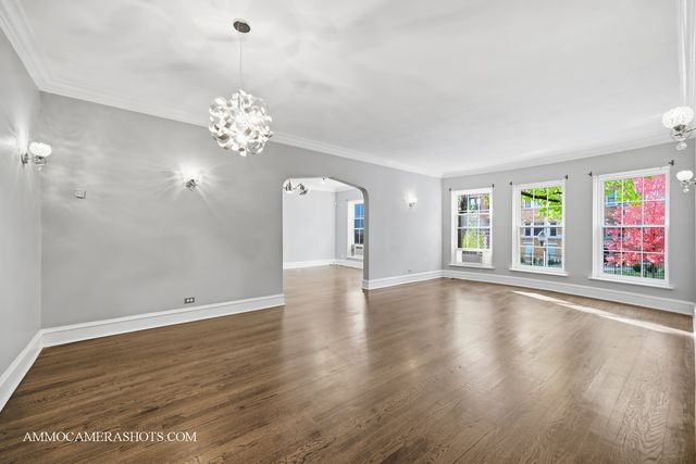 6807 S Paxton Avenue 1, Chicago, IL 60649