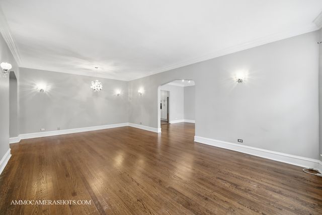6807 S Paxton Avenue 1, Chicago, IL 60649