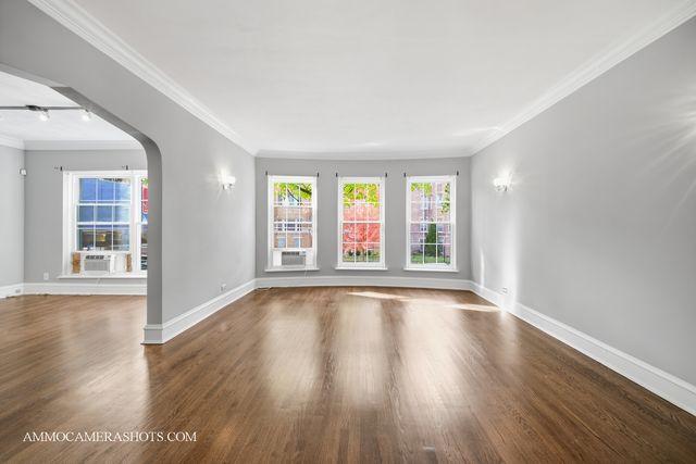 6807 S Paxton Avenue 1, Chicago, IL 60649